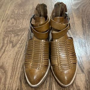 Booties Vintage by: Jeffrey Campbell in size 5 women